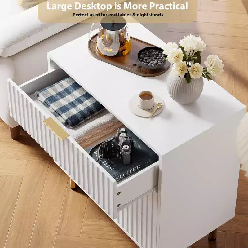 Brown / White Fluted 3-Drawer Dresser, for 1 Person